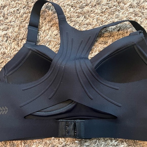 All in motion sportsbra - Picture 2 of 3